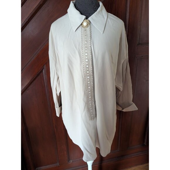 R&M Richards Beige Button-Up Blouse 14W W/ Decorative Pearl Button & Lace Trim - Picture 1 of 9